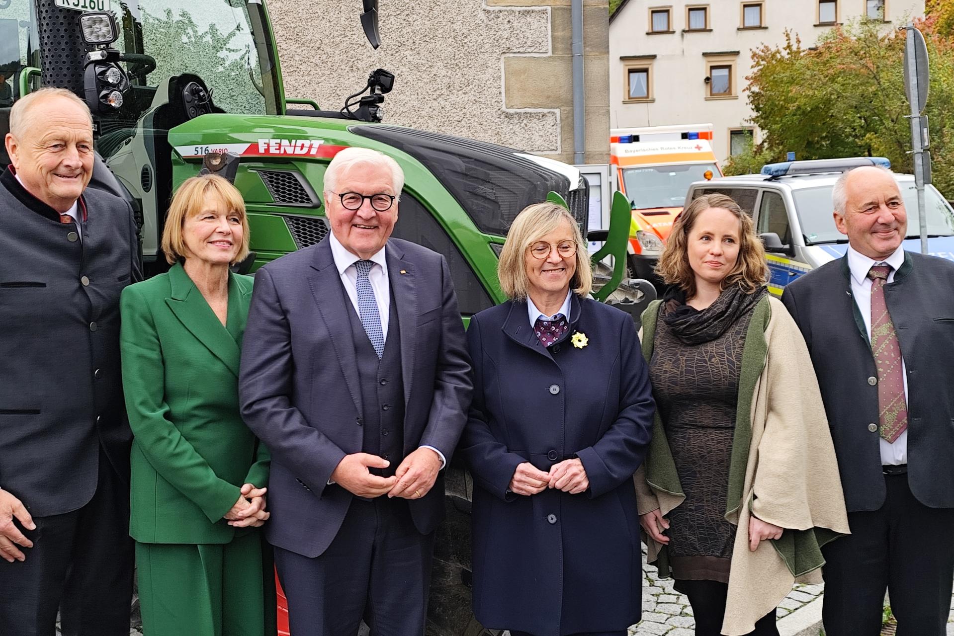 Gruppenbild mit Steinmeier
