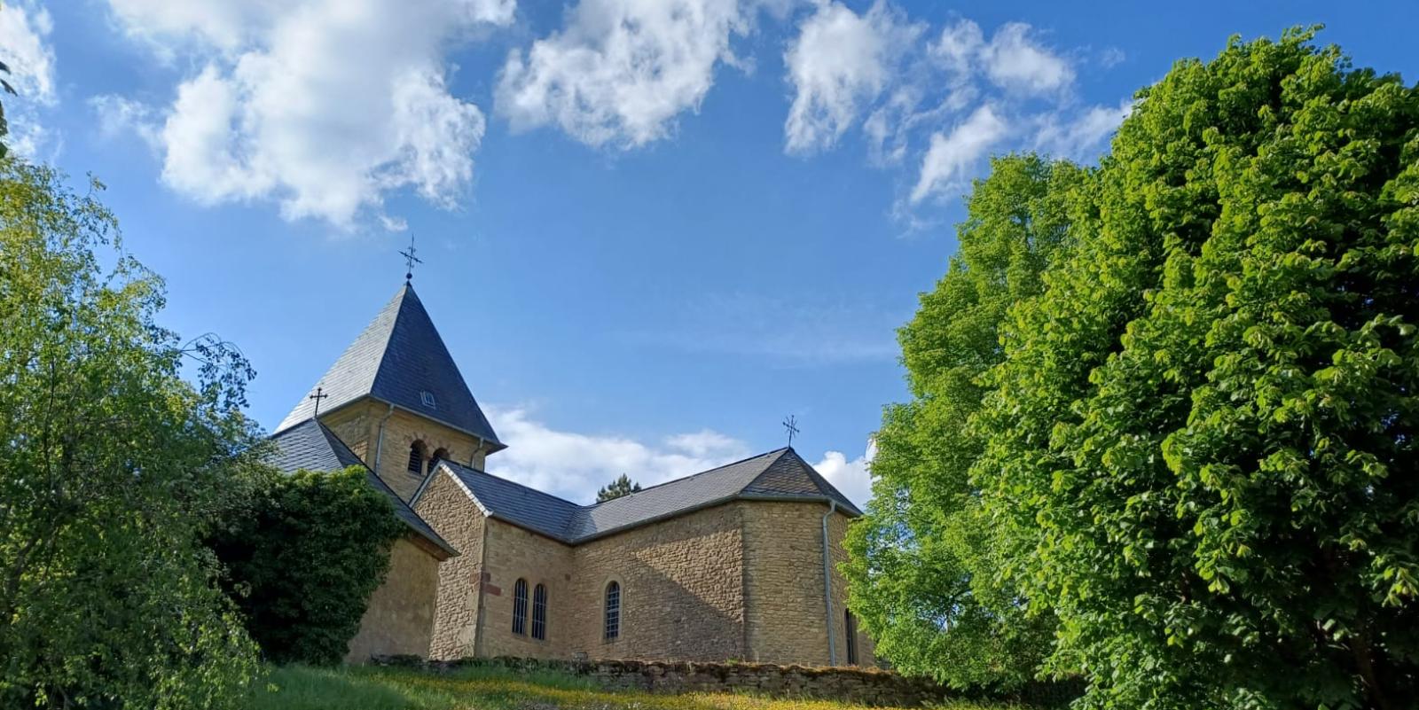 Kirche Außenansicht (c) KLB Trier Kirche Außenansicht