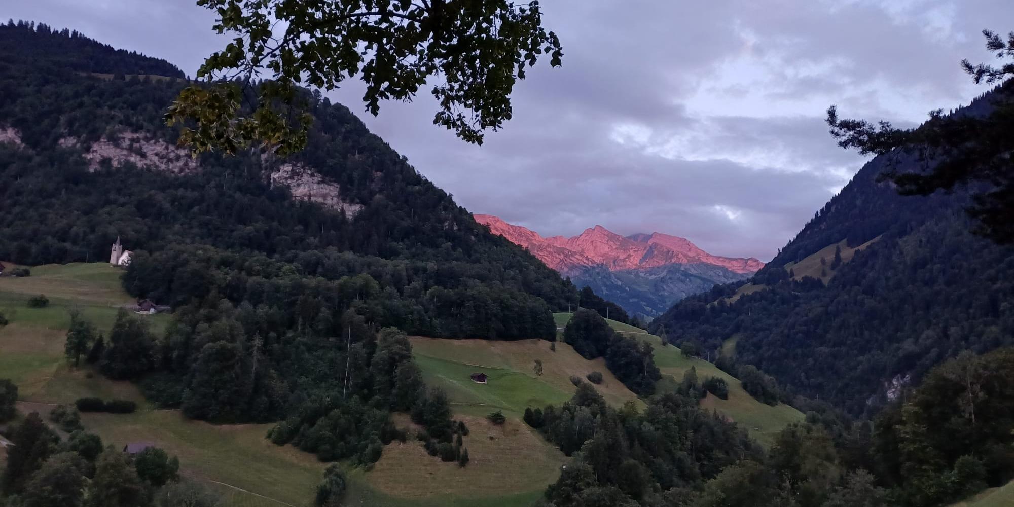 Sonnenuntergang in den Bergen (c) KLB Trier Sonnenuntergang in den Bergen